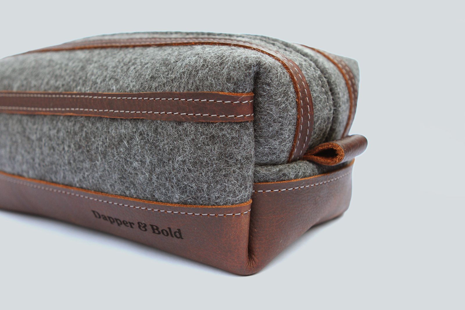Side-and-back-of-Dopp-Kit_with-Logo